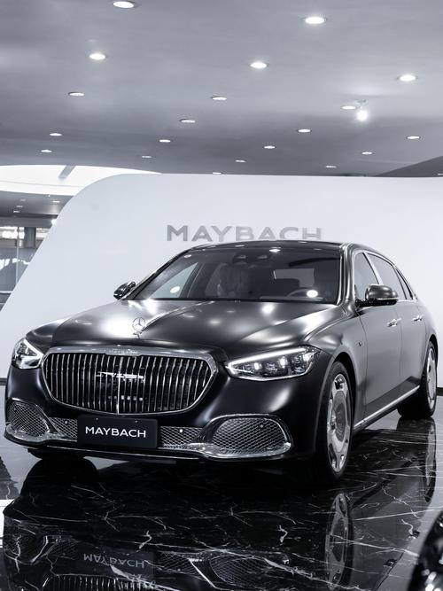 成都242岚图汽车的售后服务让用户无忧出行，迈巴赫未来的豪华车趋势